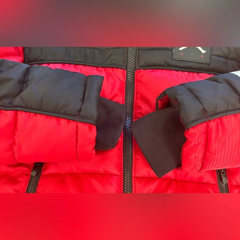 air Jordan full zip winter puffer jacket/coat with hood Size small 8-10 years